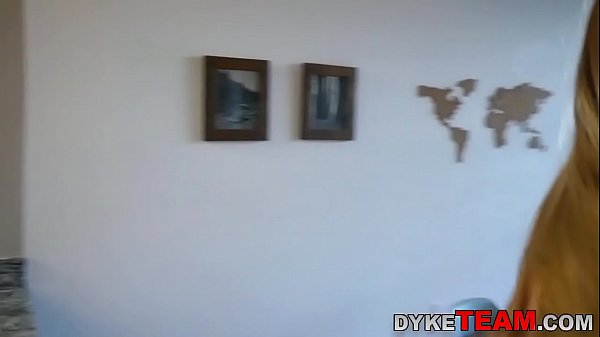 Teen lezdomina licking pussy