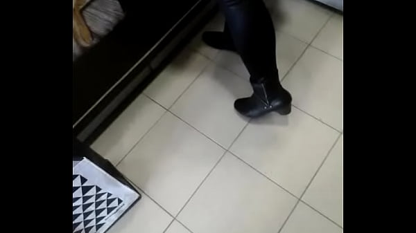 candid blonde_milf boots