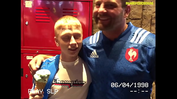 Play MP4 - Daddy's secret VHS tape