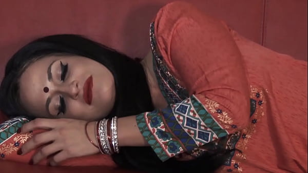 भाभी देवर केइंतज़ार में बेक़रार