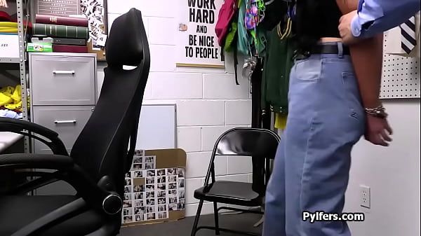 Nonton Holly Fucks For Her New Shoes thumbnail