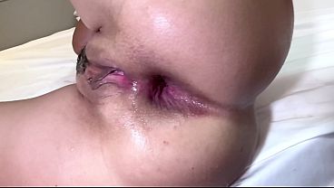 Comendo cu no pelo e enchendo de porra a boca da vadia