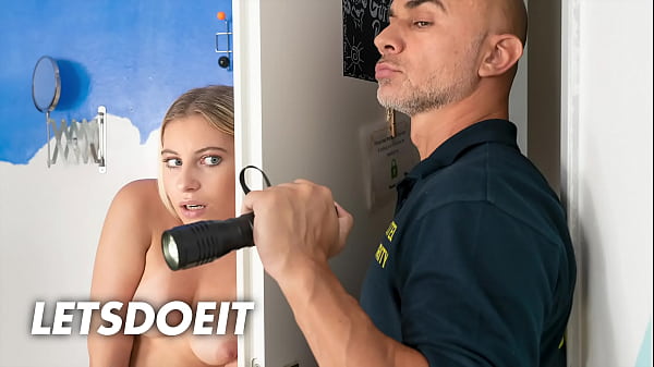 Play MP4 - Perfect Slutty Traveler &lpar;Lilly Bella&rpar; Fucking Abroad With Big Dick Security Guy &lpar;Christian Clay&rpar; - HORNY HOSTEL