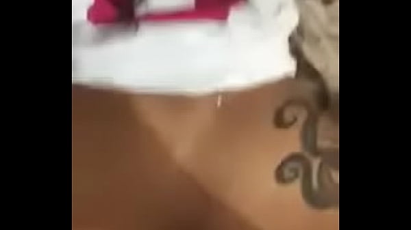 Novinha com piercing no coccix fodendo dequatro_caiu na_net