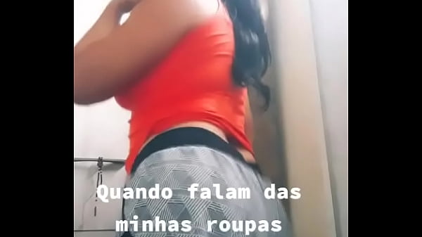 Shortinho apregado no cuzinho 