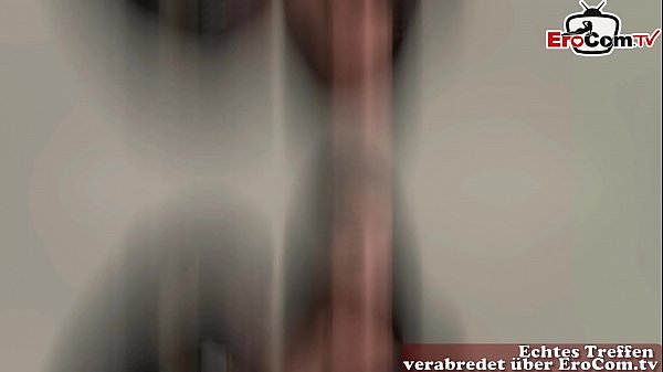 Play MP4 - H&uuml;bsches deutsches Latina Model mit dicken titten fickt mit schwarzen schwanz beim shooting