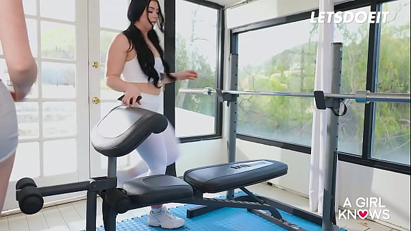 Play MP4 - Curvy Babes Alyx Star & Holly Day Steamy Lesbian Fuck After Workout - A GIRL KNOWS