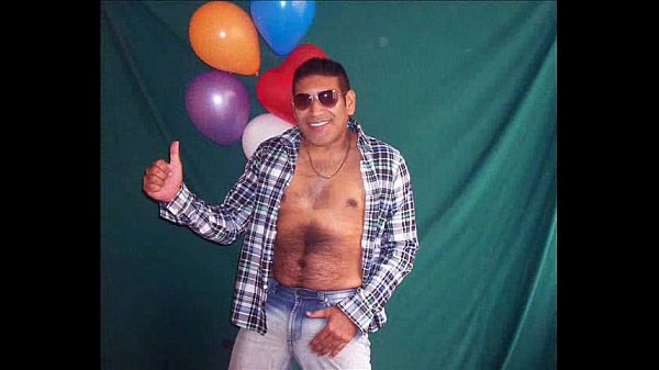 Pel&iacute_cula LOS A&Ntilde_OS PASAN Y YO TE SIGO ESPERANDO