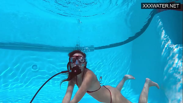Hungarian pornstar Lana Tanga orgasming_underwater