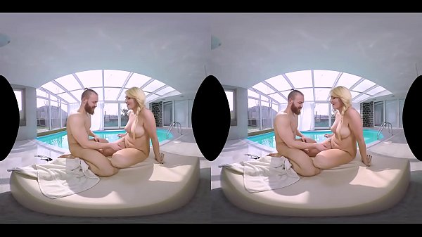 Tatiana Young's poolside hot sex inVR