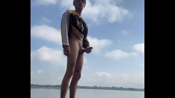 Play MP4 - Solo Stroking Seaside