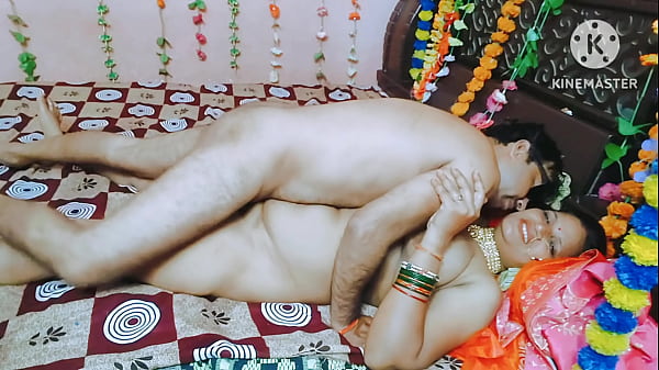 बुआ ने सिखाया की सुहागरात कैसे मनाई जाये thumbnail