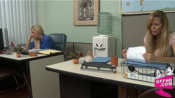 Nonton Sensual Lesbains 0963 thumbnail