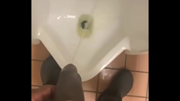 Play MP4 - Dando um mij&atilde;o