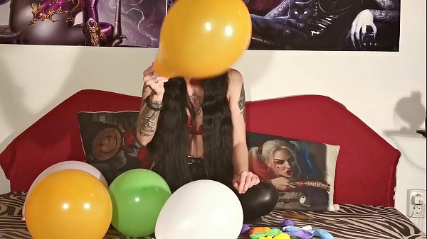 Play MP4 - Baloon blowing & popping by teen girl pt1 HD