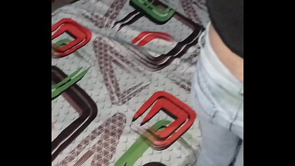 Play MP4 - Culiandome a la empleada de servicio&comma; la espie mientras se vest&iacute;a y me descubri&oacute;&comma; y me toc&oacute; cogerla y SIN COND&Oacute;N