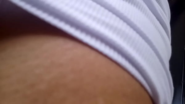 HIJASTRA EN_EL BALCON TIENE_CALOR Y_SE LE VESU COÑO MOJADOEL VECINO PERVERTIDO LAOBSERVAY LA HIJASTRA SE DA CUENTA YTERMINA EN_SU CAMA_A SEGUIRCON SU_DELICIOSA MASTURBACION