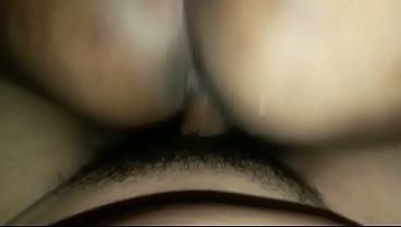 Mama mertua ku doyan nyepong kontol 