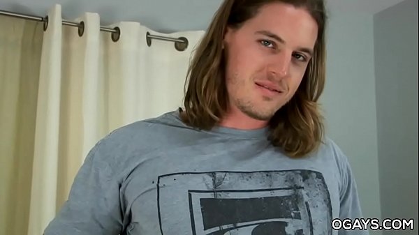 Play MP4 - Hunk guy Kip Johnson jerking off his cock