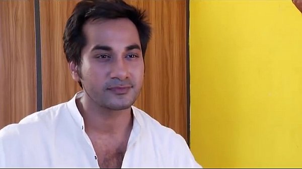 Play MP4 - Naika Popy Kissing Seen with Sajal HIGH