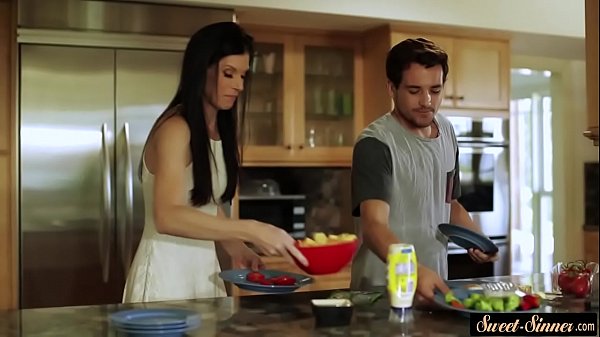 Stunning stepmom fuckedin the_kitchen