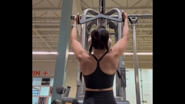 Lat pull downs improves upper body strength evansfitnessclub augusta georgia #latpulldown #latpulldowns #back #bac 