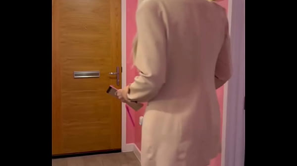 Nonton I Haven&rsquo;t Had Any Luck Trying To Sell This Flat. Aprilvelvetx Ryanleexxxx Troywhite24 I Hope This Lot Take It thumbnail