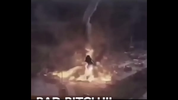 Eeeeita olha o primeiro meme da gata 