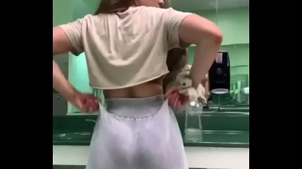 Jiggly ass in_yoga pants
