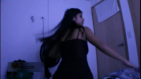 Play MP4 - Hermanastra cachonda quiere probar mi rica polla en la habitaci&oacute;n - HISTORIA COMPLETA