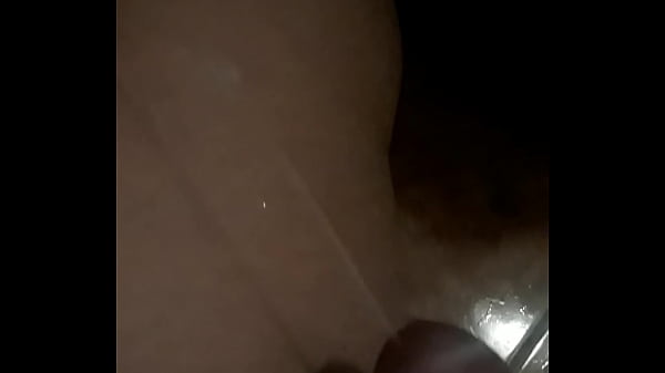 Mi semen sale disparado &iquest_les gusta?