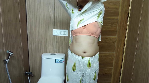 Trying My_Stepmother s Delicious Pussy in_the Bathroom Full Video