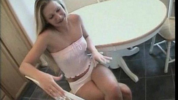 Nonton Sexy Blonde Girl Gets Banged On Table thumbnail