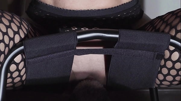 I use the chair to_enjoy onhis face Want his tongue in my_pussy