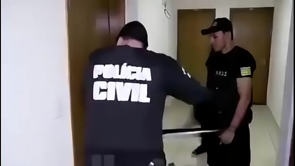 Novinha perdendo o caba&ccedil_o