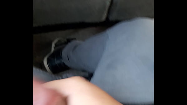 Play MP4 - Jal&aacute;ndome la verga en el camion