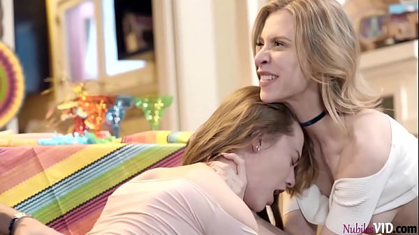 Anya Olsen, Samantha HayesStepsisters In Cinco De_Pie O