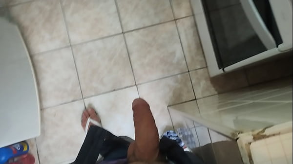Play MP4 - Meu marido gravando eu cozinhando fiquei excitada ele falando do amigo fiz um boquete