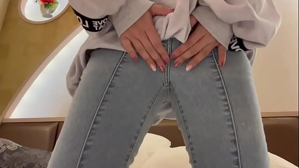 【女子大生のオナニールーティン】大学終わって臭い体臭のままおまんこをゆっくり撫でながらオナニー。