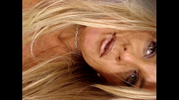 Sexy babe plays with herself in mirror 3 MPG