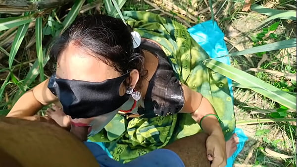 भारतीय पत्नी कि साड़ी मे देसी स्टाइल चुदाई thumbnail