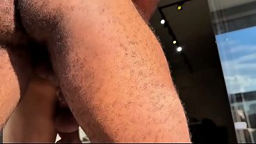 Play MP4 - Dotado enfiando a rola no branco musculoso