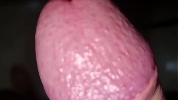 Arriva con una forte sborrata in t shirt sexy e perverso cazzo enorme sborra