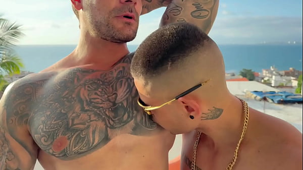 PAPAIZ&Atilde;O VEIO AO BRAZIL PRA COMER UM MALOKA SAFADO. 