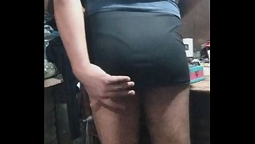 Transparentando calzon con faldita gay