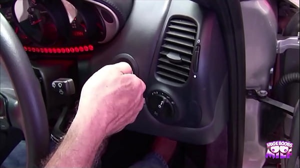 Nonton These Two Sluts Plan On Rewarding The Best Racers In The Competition thumbnail