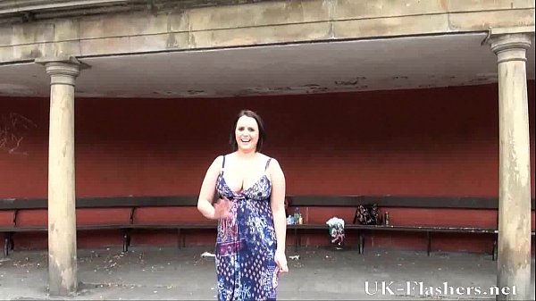 Chubby amateur milf Sarah Janes outdoor_masturbation and_exhibitionist flashing