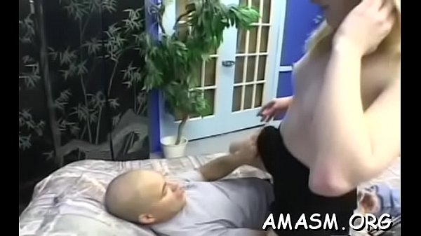 Lewd hottie blowing good 