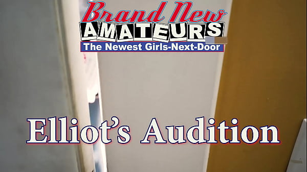 Nonton Brunette Cutie Elliot Sucks A Cock And Gets Deeply Banged In Doggystyle! thumbnail