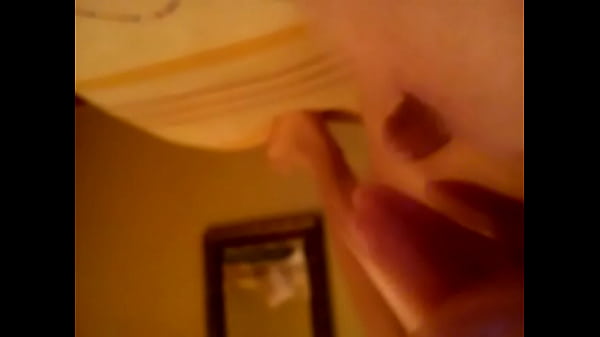 mi amiga_se toca_pensandoen mi